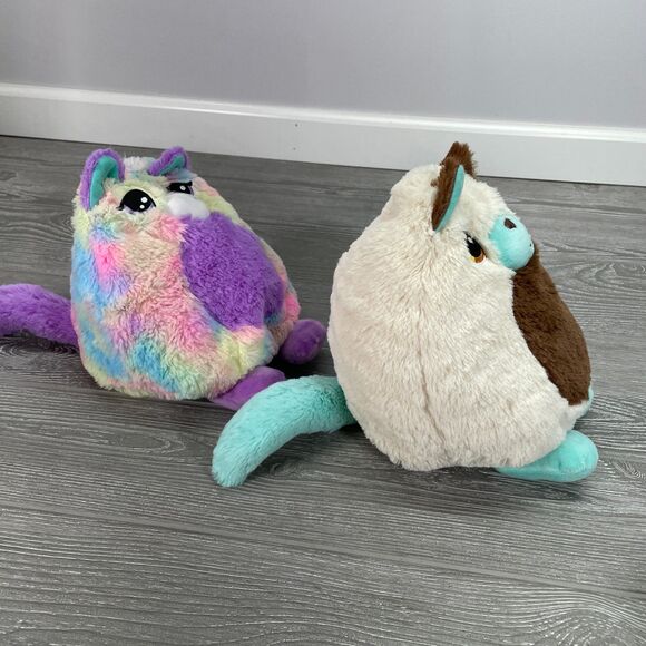 2022 Basic Fun TWO Misfittens Kitty Cats 10in Tie Dye Stuffed Plush Get Meowt - Picture 7 of 10